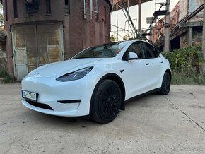 Tesla model Y long range - 4