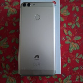 Predam mobilný telefón Huawei P smart (3 GB/32 GB - 4