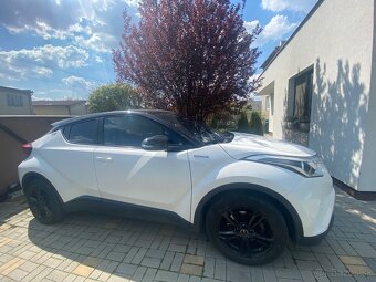 Predam Toyotu CHR 1,8Hybrid - 4