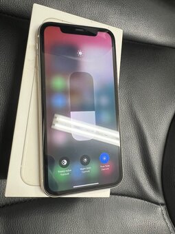 iPhone 11 64GB White - 4