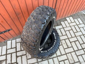 235/70 r16 Bfgoodrich Mud terrain - 4