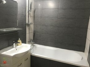 Velký 78m² troj izbový byt s lodžiou - 4