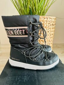 KRÁSNE DETSKÉ SNEHULE značky MOON BOOT, PC 130 EUR - 4