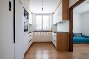 EXKLUZÍVNE NA PREDAJ EXKLUZÍVNY, 5-IZBOVÝ BYT (121 m2),... - 4