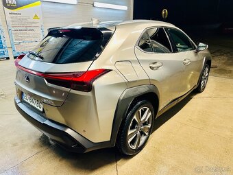 LEXUS UX 300e - 4