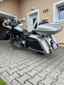 Harley Davidson Road Glide 117 CVO - 4