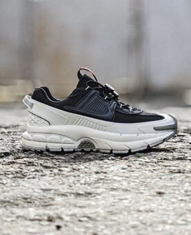 Nike Vomero Roam white black - 4