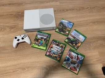 Predám Xbox One S 1TB - 4