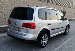 VW Touran CROSS 2.0 TDI Highline DSG - 4