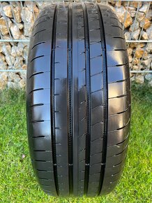 GOOD YEAR  235/55 R18  EAGLE F1 - 4