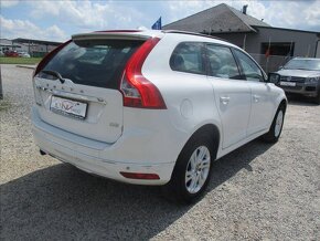 VOLVO XC60 2,0D3 100kw Momentum 2014 - 4