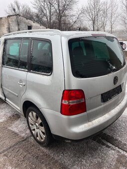 Predám náhradné diely na Volkswagen Touran 2.0Tdi-125kw BMN - 4