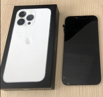 Iphone 13 pro reštartuje sa - 4