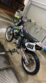 Kawasaki kx250 - 4