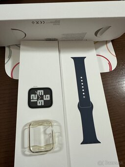 Apple Watch SE 44 mm - 4