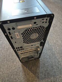 HP Elitedesk 800 G3 TWR - 4