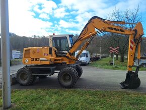 LIEBHERR A310B - 4