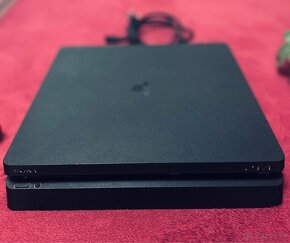 Playstation 4 Slim 1 TB + hry a Bluetooth reproduktor - 4