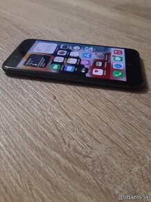 iPhone 8 / 256GB čierny pekný stav - 4