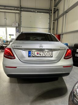 Mercedes-Benz E trieda Sedan - 4