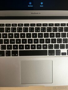 MacBook Air (13-inch, 2017) - 4