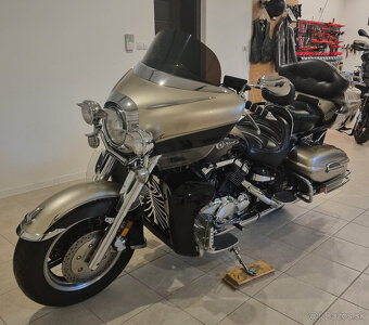 YAMAHA ROYAL STAR VENTURE - 4