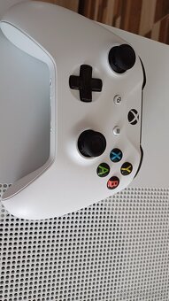 Xbox One S 1TB (All-Digital Edition) - 4