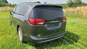 2017 Chrysler Pacifica Touring L - 4