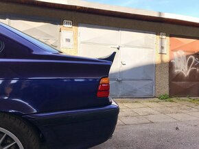 Predam Ducktail kridlo BMW E36 coupe - 4