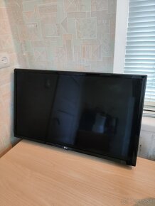 TV Panasonic 32"+LG - 4