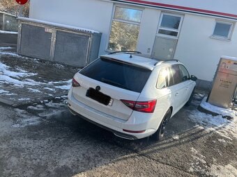 Skoda Superb 2.0 TDi  Combi DSG SPORTLINE - 4