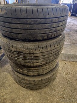 215/60r16 - 4