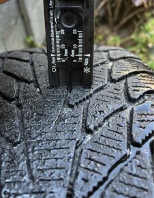 Predám celoročne gumy 215/65 r16 - 4