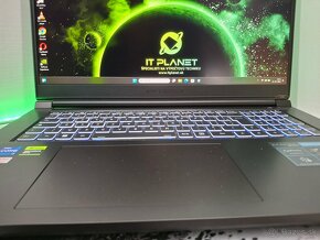 17,3" 2K 240HZ +G SYNC Gaming ERAZER, i7/RTX4060/16G/1T - 4