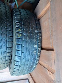 Predám 2x zimné pneumatiky Falken215/70 r15c - 4