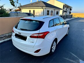 Hyundai i30 kombi CW 1,6i benzín MPI DOHC 16V Comfort 2014 - 4