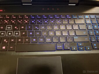 Predám herný notebook HP OMEN, 16GB RAM, WIN 11 - 4