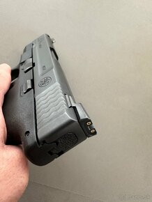 Smith & Wesson M&P .45 shield 2.0 - 4