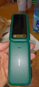 Nokia 2660 flip - 4