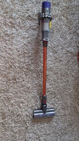 Dyson Cyclone V10 Absolute (SV12)100%funkny ale bez adaptéra - 4