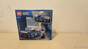 Lego 60312 a Lego 21251 - 4