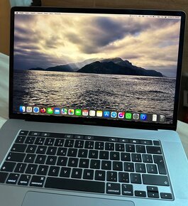 MacBook PRO - 4