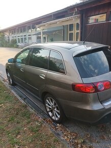 Predám Fiat Croma 2,4jtd facelift - 4