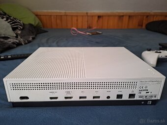 Xbox one S 1T - 4