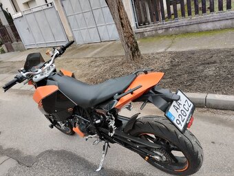 Predám KTM Duke 690 top stav - 4