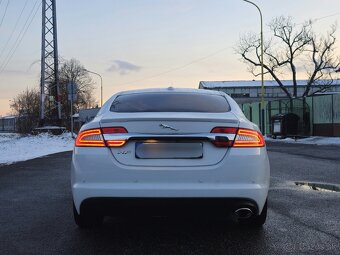 Jaguar XF 2.2D i4 Luxury Automat EDITION

 - 4