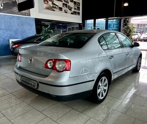 Volkswagen Passat 1.9 TDI Trendline - 4