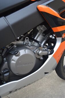 Honda CBR125R 2006 - 4