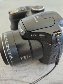 Fujifilm FinePix S1600 - 4