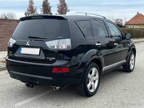 Mitsubishi Outlander 2.2 Di-D Intense+ 4WD / 7-miestne - 4